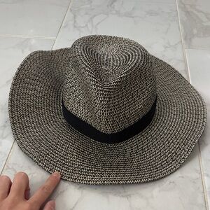 NWT J. Crew Black and Tan Woven Packable Hat